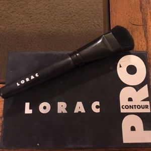 Lorac contour kit!