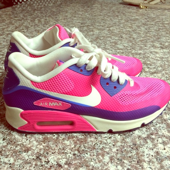 Size 8 Nike Air Max Shoes