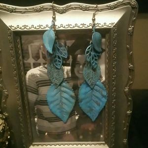 SOLD SOLD Leaf dangle earrings