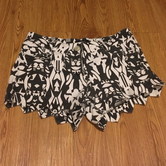 Black and white patterned shorts
