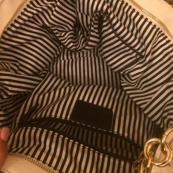 SUPER CUTE CHARMING CHARLIE'S PURSE💗 - Picture 4 of 4