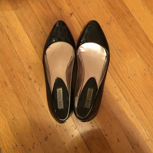 Black patent Steve Madden flats