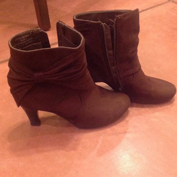 Chocolate Brown Booties Size 7 - Picture 2 of 4