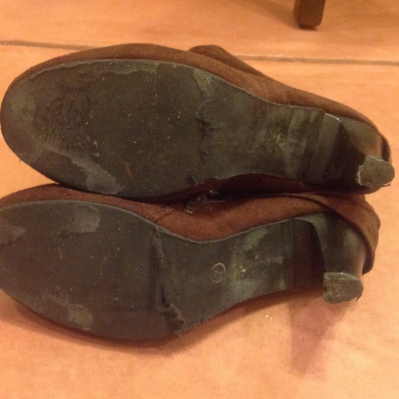 Chocolate Brown Booties Size 7 - Picture 4 of 4