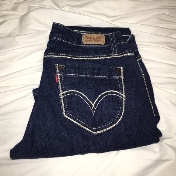 Thick stitching Levi's