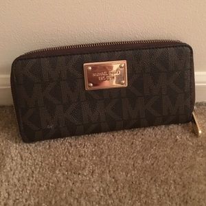 Michael Kors wallet