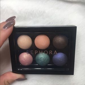 Sephora eyeshadow palette.