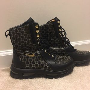 Women NIKE Boots