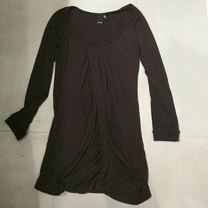Long black tee shirt