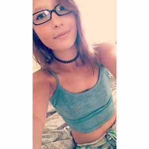 Meet your Posher, Caitlin