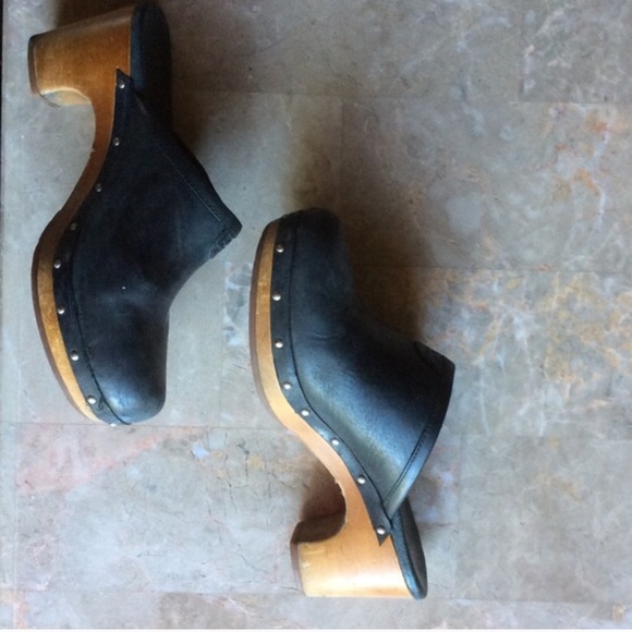 Ugg clogs