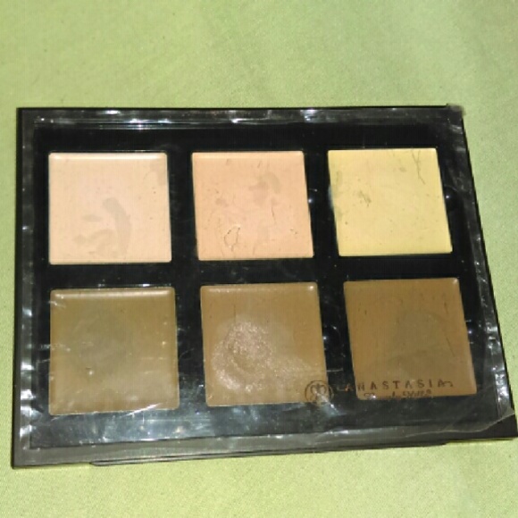 Anastasia light/medium contour kit