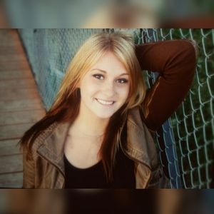 Meet your Posher, Ella