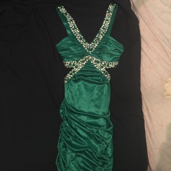 Green form fitted dress