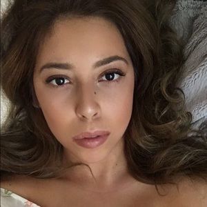 Meet your Posher, Yazmin