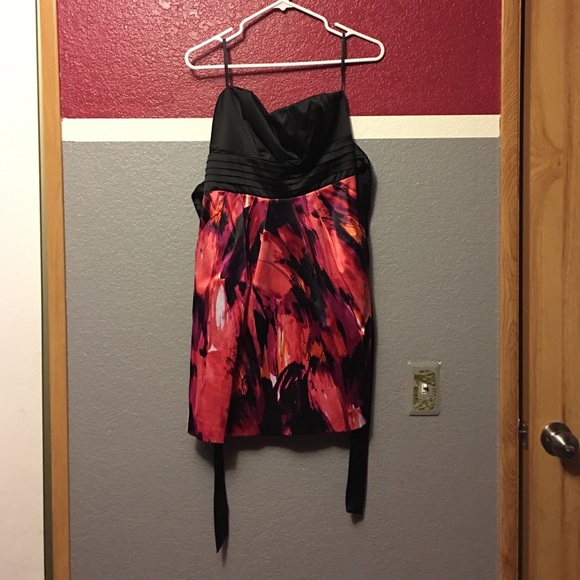 Strapless black and pink