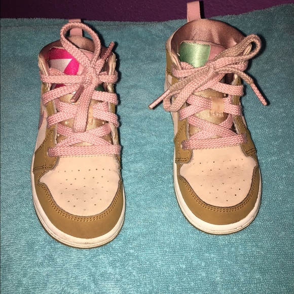 Jordan 1s size 9c.