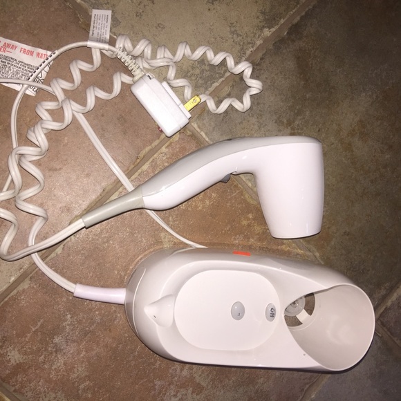 Wall mount blow dryer