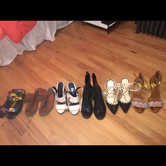 6 Pairs of shoes!!! All size 6 except one is 5.5 - Picture 1 of 4