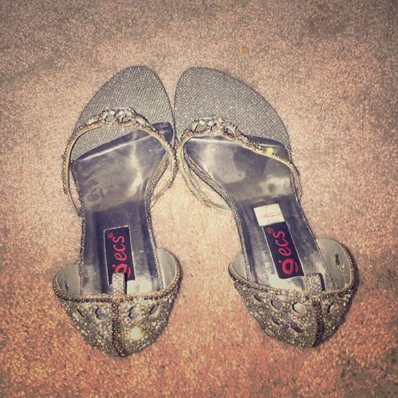 Small heal shoes