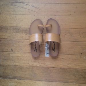 Leather Sandals 🌞