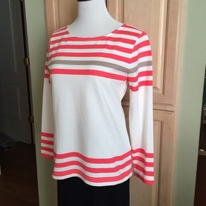 Adorable striped top💞