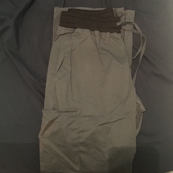 Women's scrub bottoms