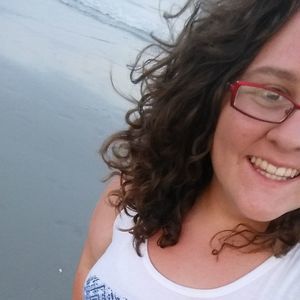 Meet your Posher, Caitlan