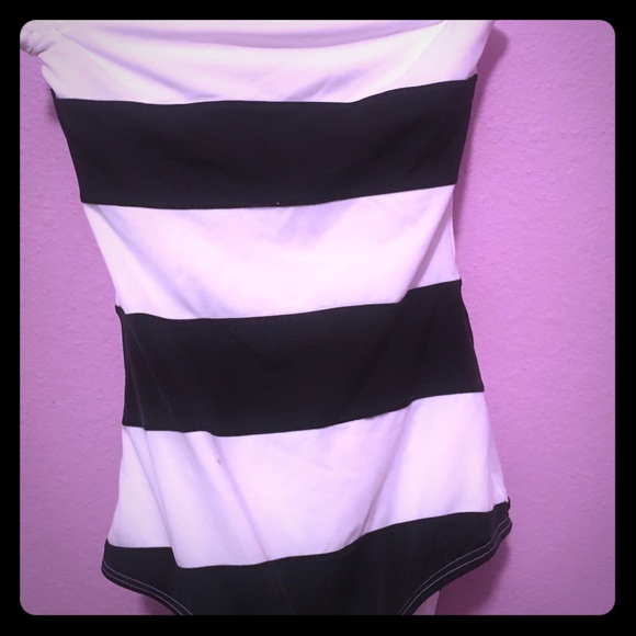 Never Worn!Victorias Secret Tube Striped Swimsuit