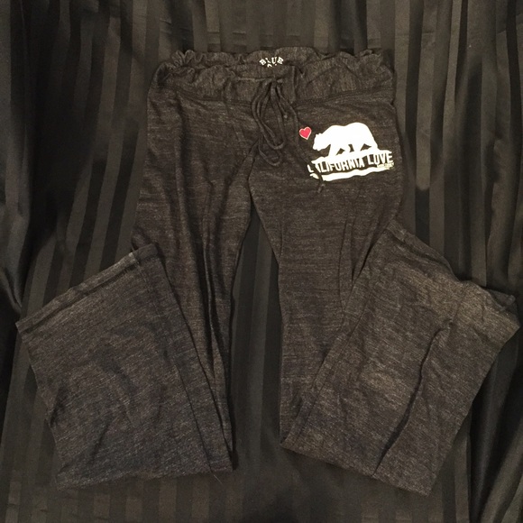 Comfy California love sweats. Nice thin material