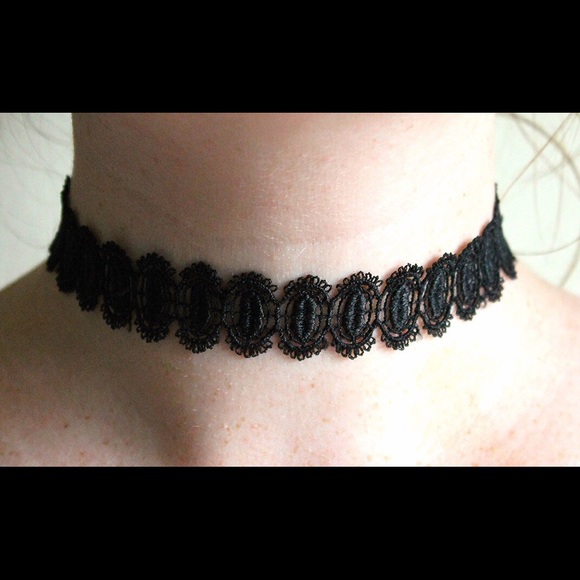 Lace Choker