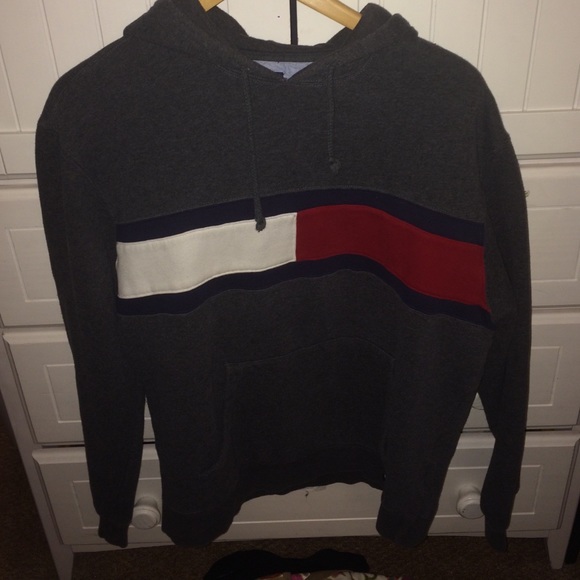 Tommy Hilfiger sweatshirt (AUTHENTIC)