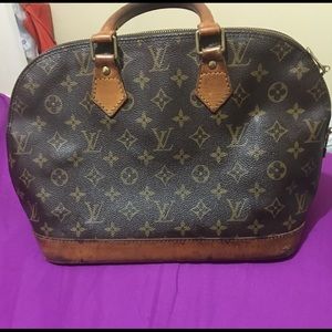 Nice Louis Vuitton Alma Purse