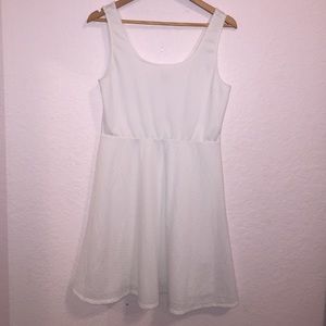 White patterned peplum dress