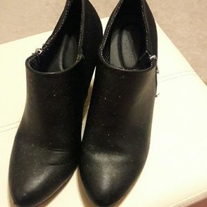 Dexflex black with gold speck effect booties