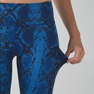 Lululemon Speed Tight Green Ziggy Snake Crop