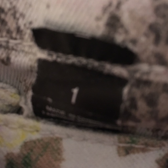 Flower Pattern Shorts - Picture 2 of 4