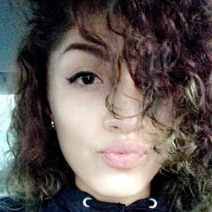 Meet your Posher, Liana