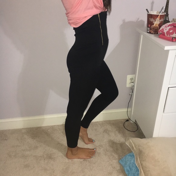 Black high waisted legging - Picture 3 of 4