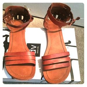 Dolce vita Daffodil leather sandals