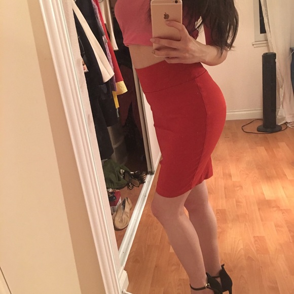 Hip hugging spandex style pencil skirt - Picture 1 of 2