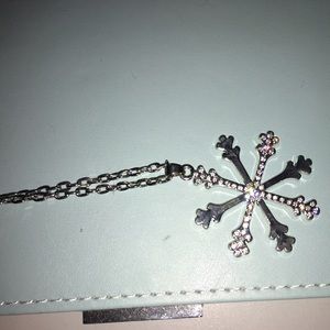 Snowflak necklace