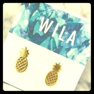 Gold pineapple stud earrings