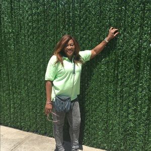 Meet your Posher, Loraine