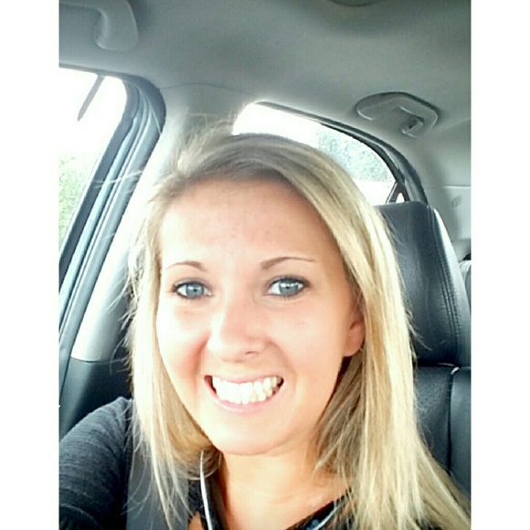 Meet your Posher, Courtney