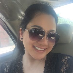 Meet your Posher, Christy