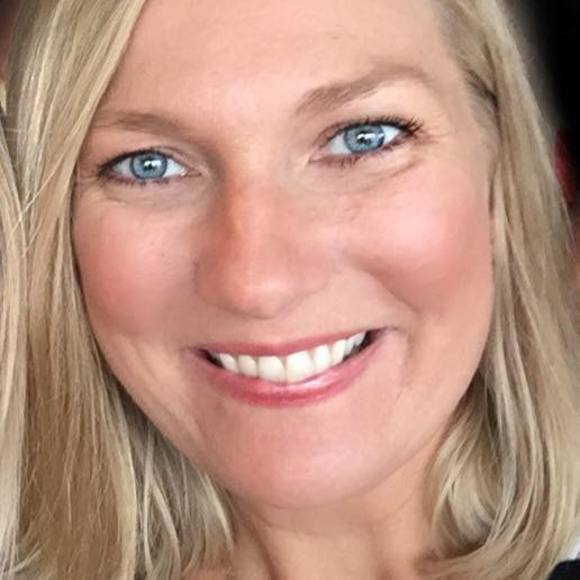 Meet your Posher, Carolyn - Picture 1 of 1