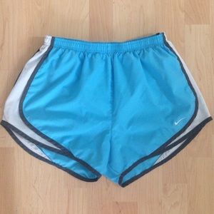 ⬇️ PRICE DROP! ⬇️ Blue Nike Running Shorts Size M