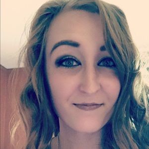 Meet your Posher, Carissa