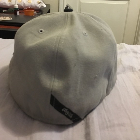 Gray SnapBack - Picture 3 of 4